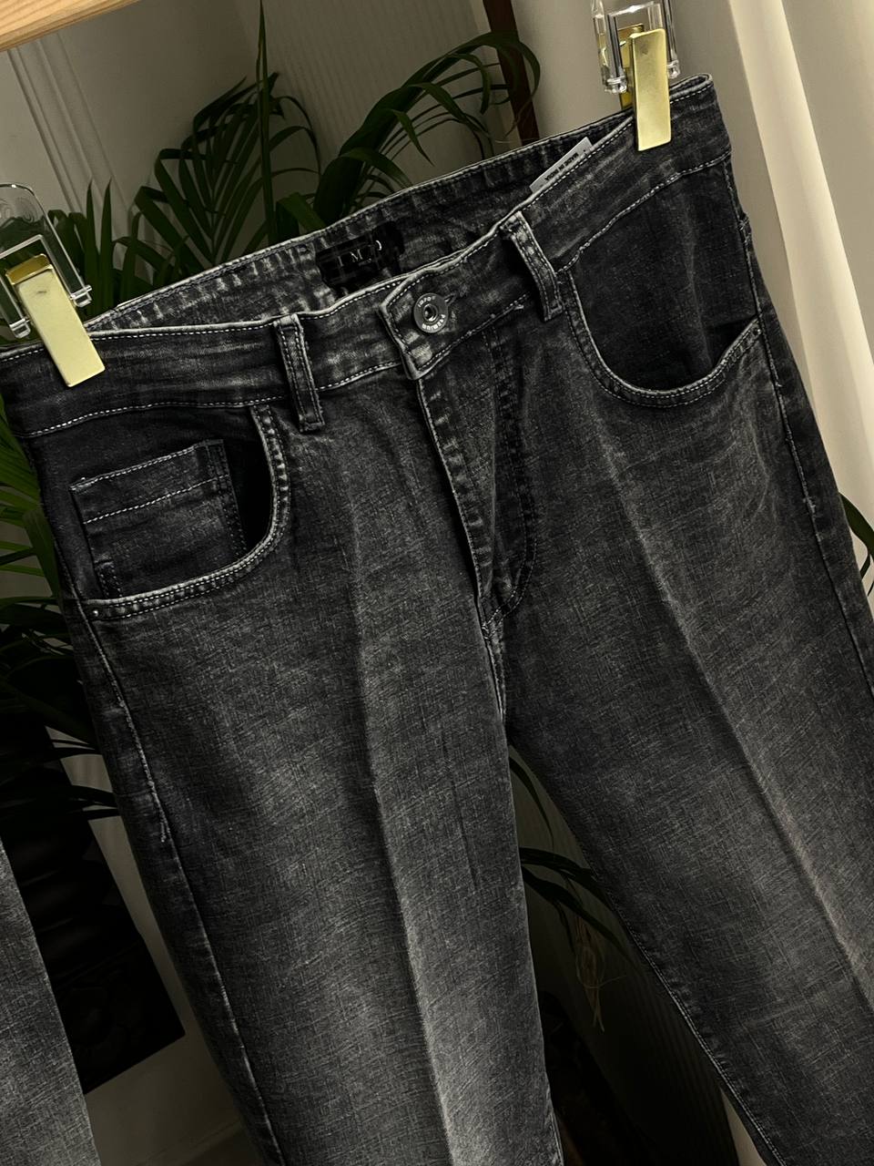 Ankle-Fit Distressed Graphic Jeans 102