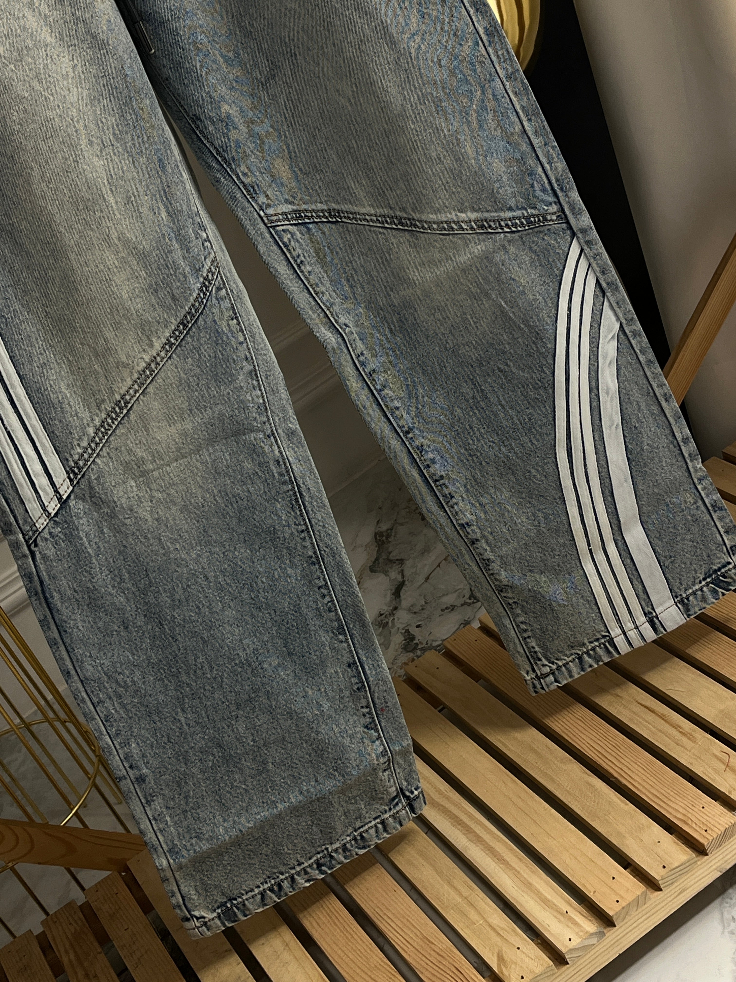 Relaxed Loose-Fit Striped Denim Jeans 102